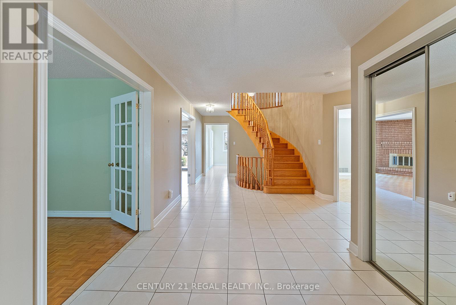 137 Fifth Avenue, Vaughan (East Woodbridge), Ontario  L4L 6Z3 - Photo 6 - N12039231