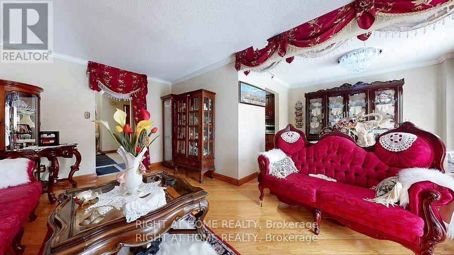 15 Cog Hill Drive, Vaughan, Ontario  L4K 1M6 - Photo 10 - N12039241