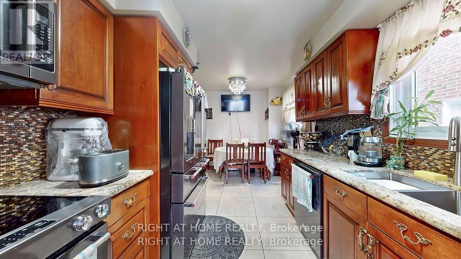 15 Cog Hill Drive, Vaughan, Ontario  L4K 1M6 - Photo 13 - N12039241