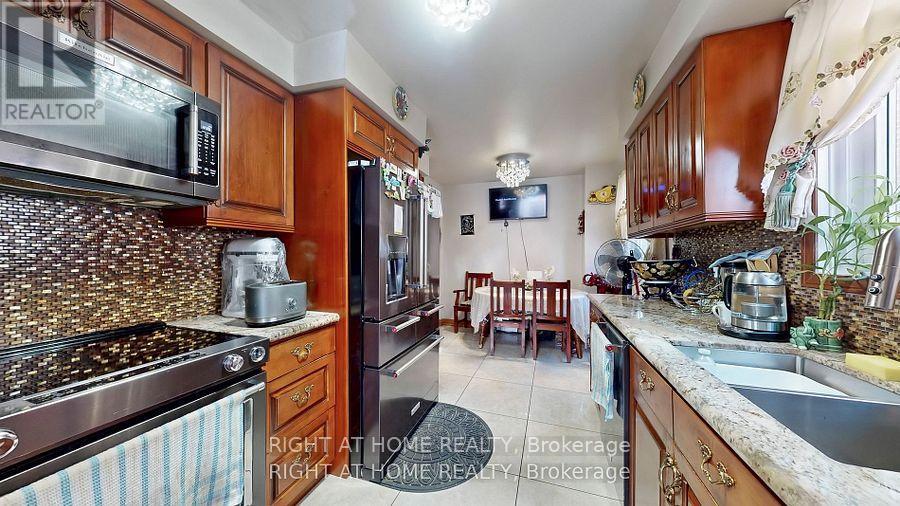 15 Cog Hill Drive, Vaughan, Ontario  L4K 1M6 - Photo 14 - N12039241