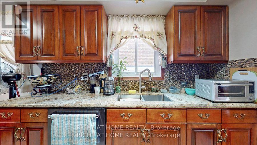 15 Cog Hill Drive, Vaughan, Ontario  L4K 1M6 - Photo 18 - N12039241