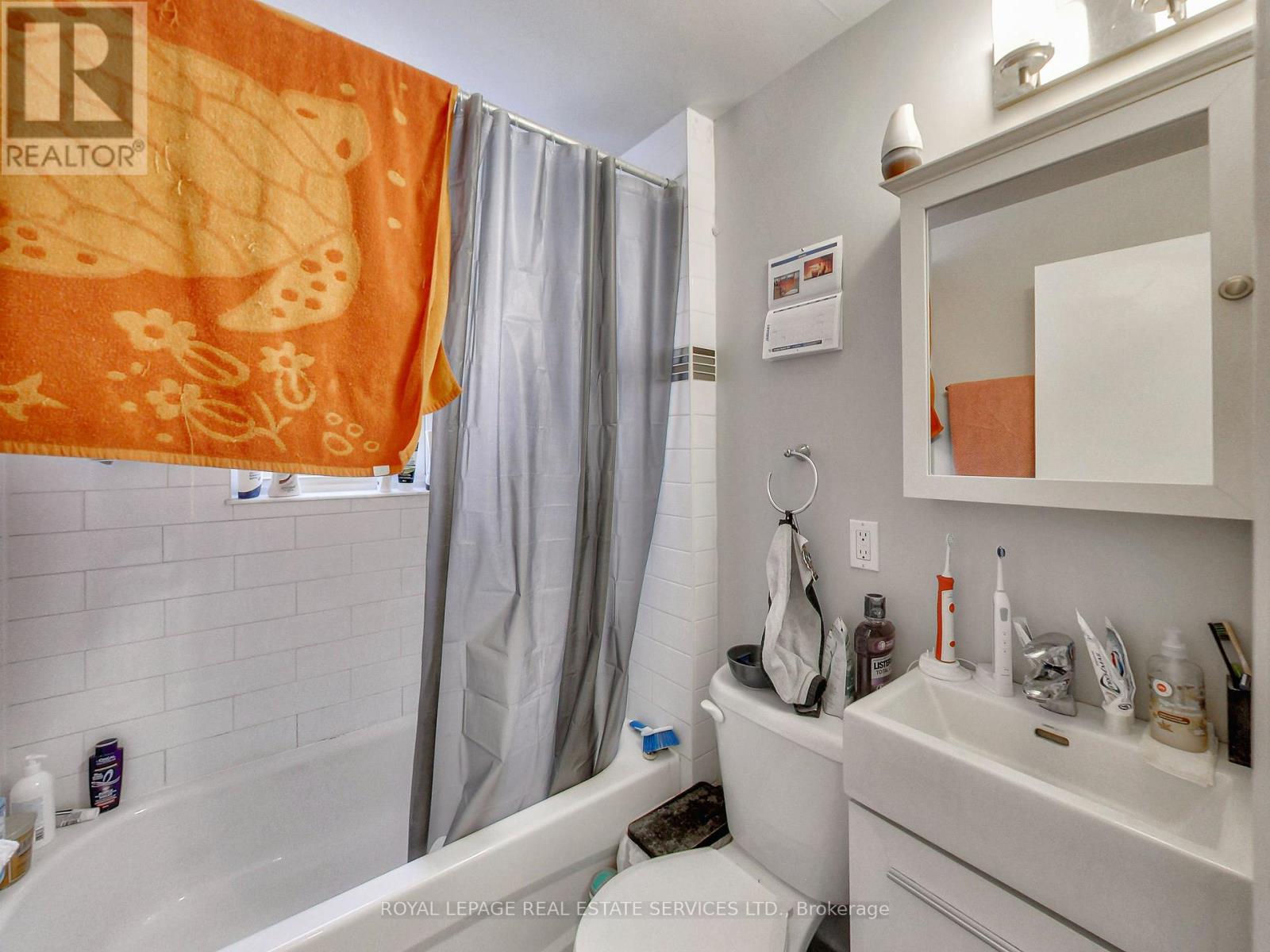 197 Royal York Road, Toronto (Mimico), Ontario  M8V 2V5 - Photo 12 - W12039227