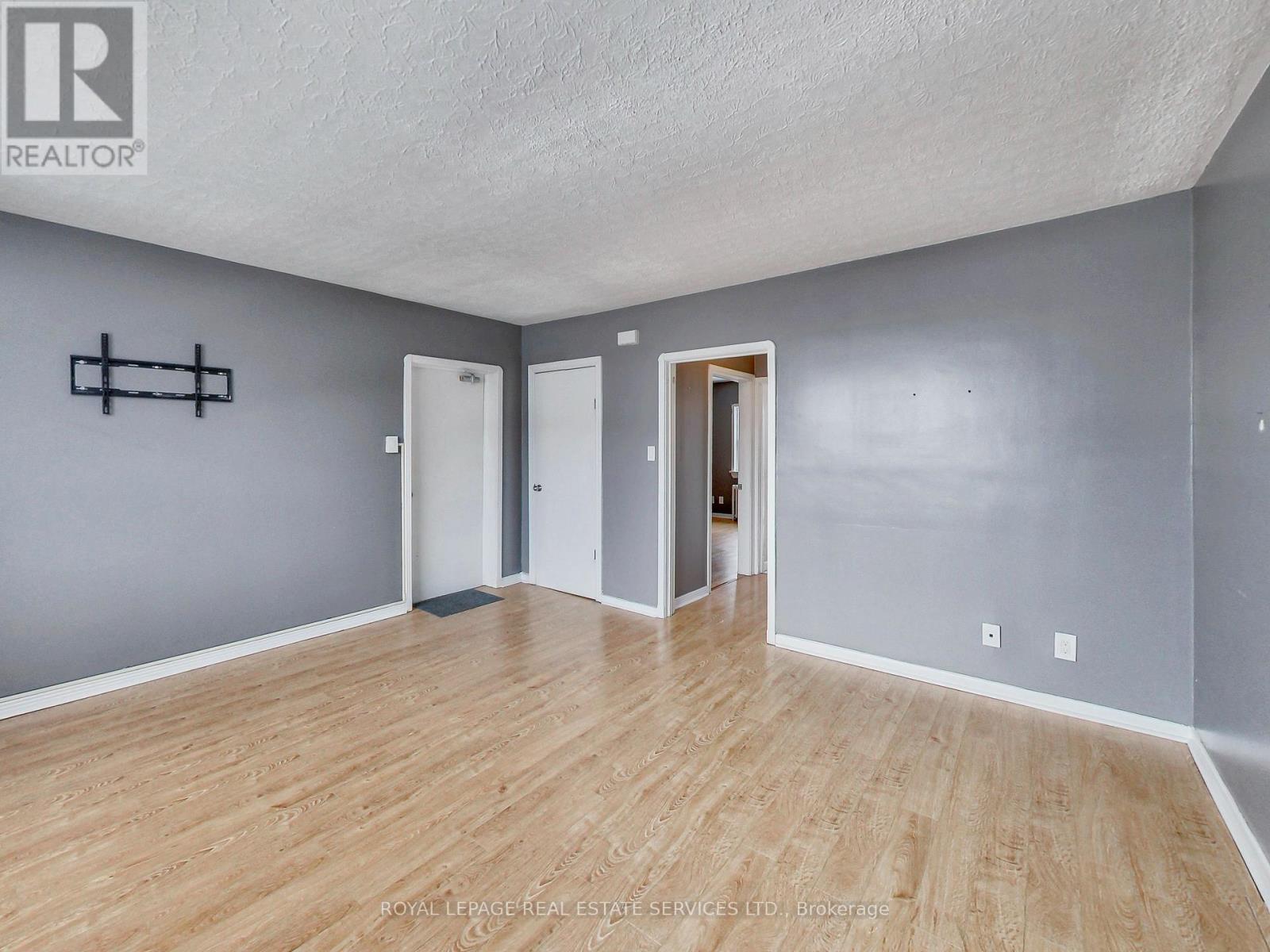 197 Royal York Road, Toronto (Mimico), Ontario  M8V 2V5 - Photo 16 - W12039227