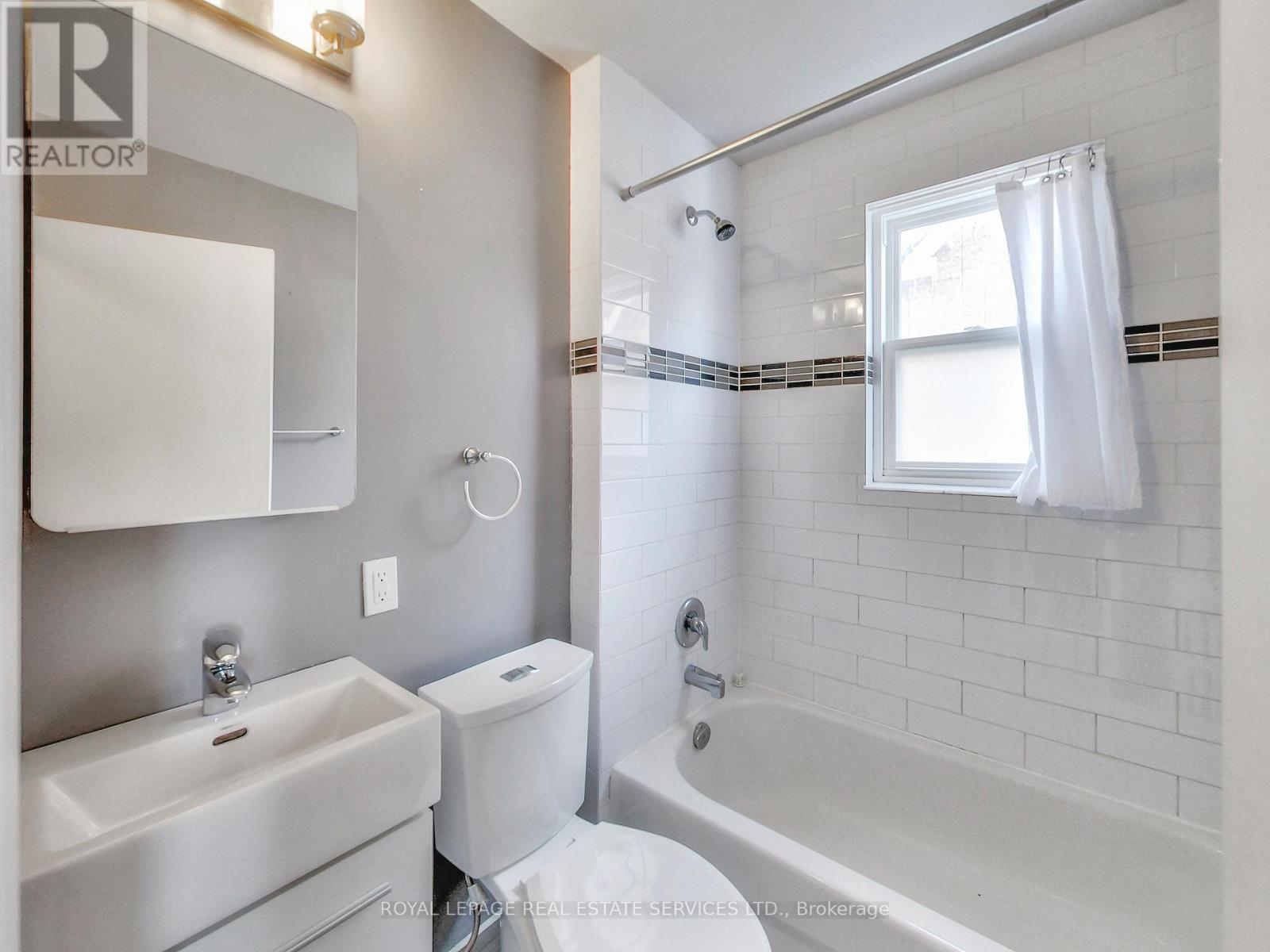 197 Royal York Road, Toronto (Mimico), Ontario  M8V 2V5 - Photo 19 - W12039227