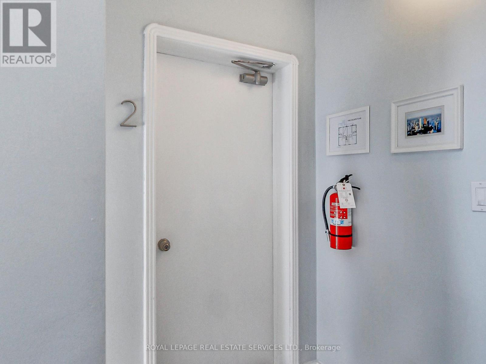 197 Royal York Road, Toronto (Mimico), Ontario  M8V 2V5 - Photo 9 - W12039227