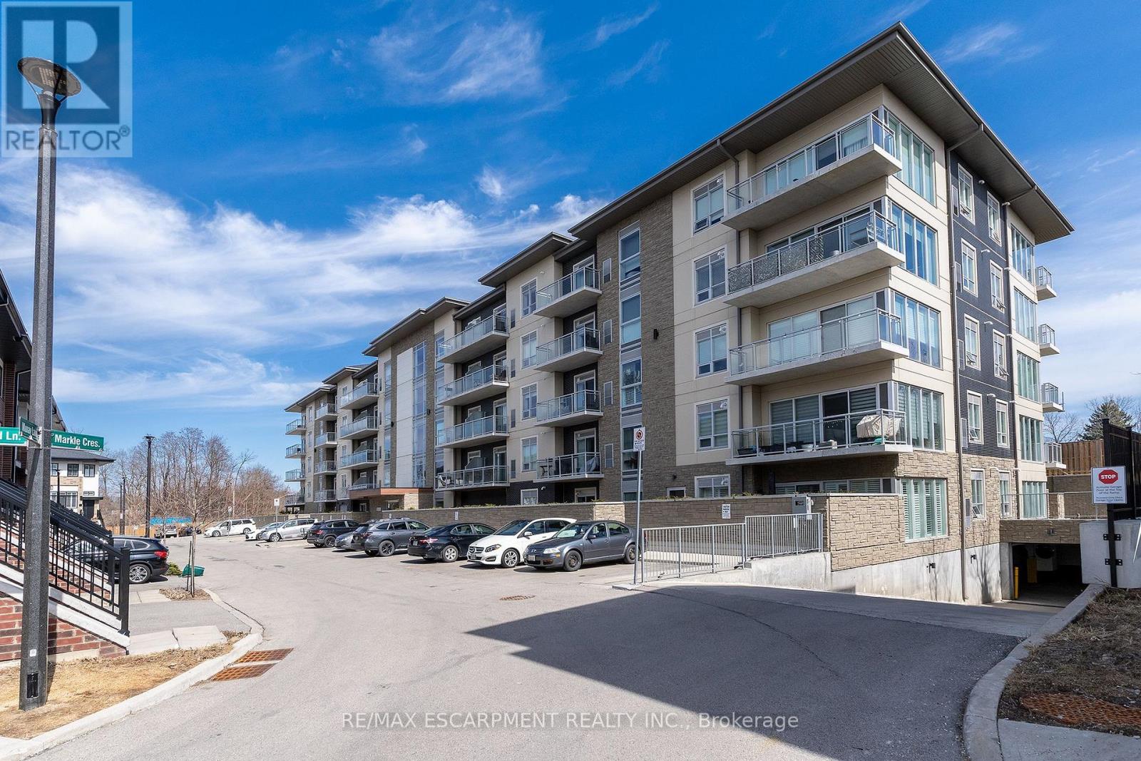 Property at 211 - 16 MARKLE CRESCENT image 1