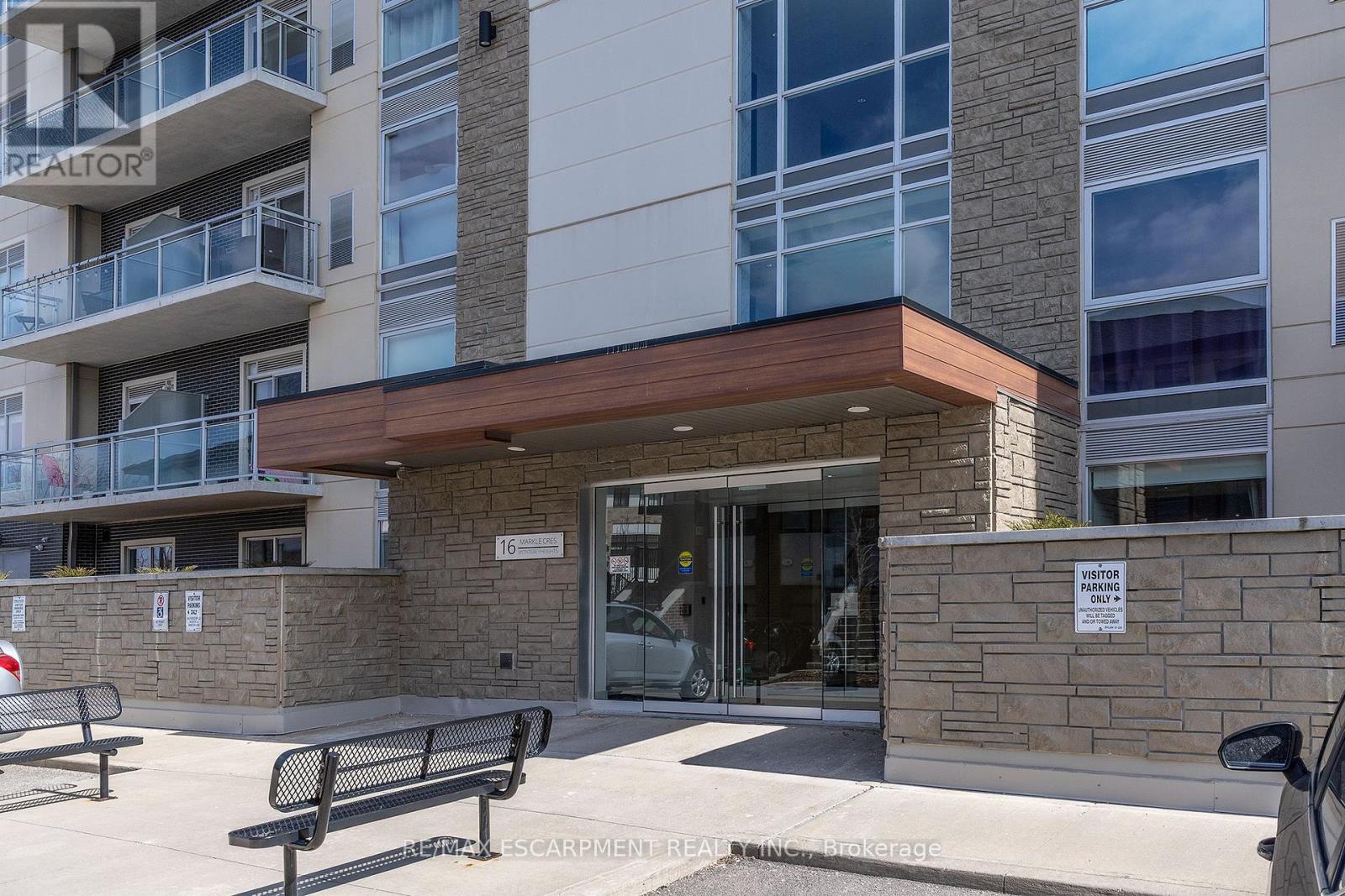 Property at 211 - 16 MARKLE CRESCENT image 2