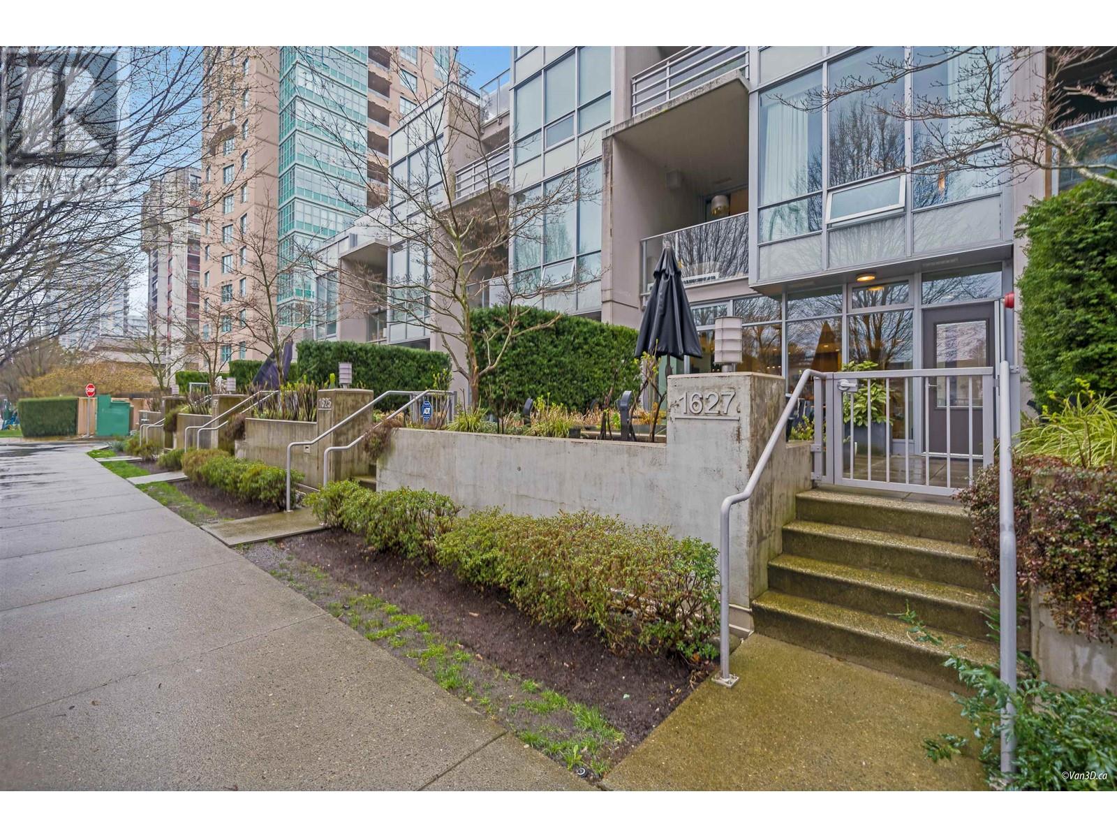 1627 EASTERN AVENUE, north vancouver, British Columbia