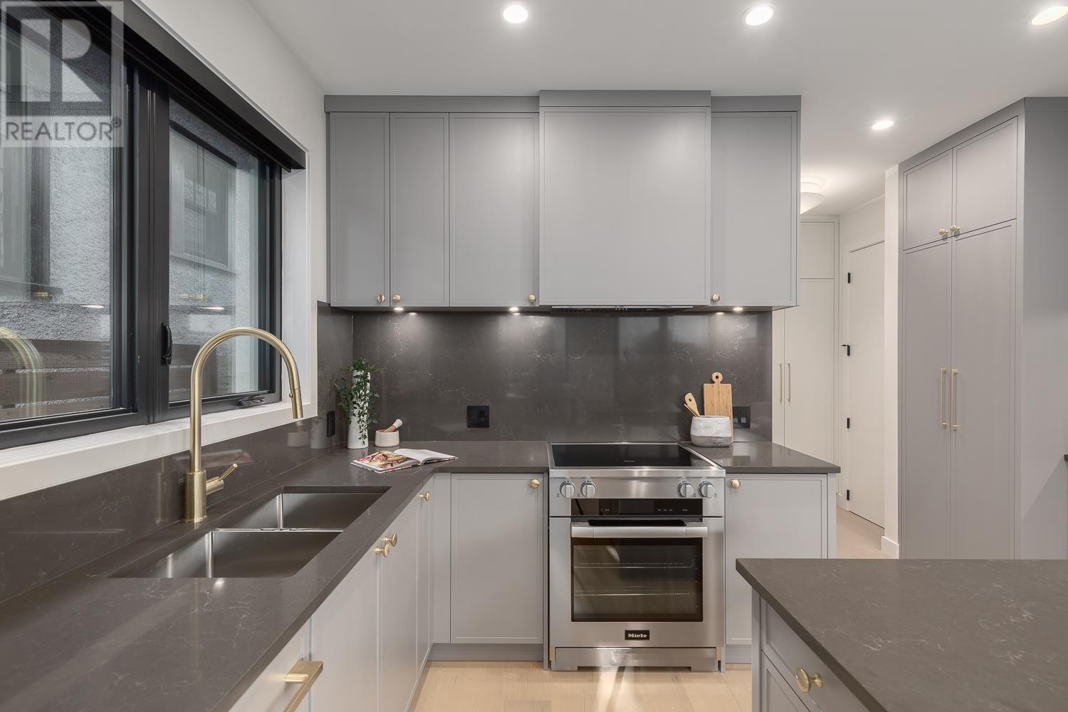 2 3858 W 13th Avenue, Vancouver, British Columbia  V6R 2S8 - Photo 6 - R2981611