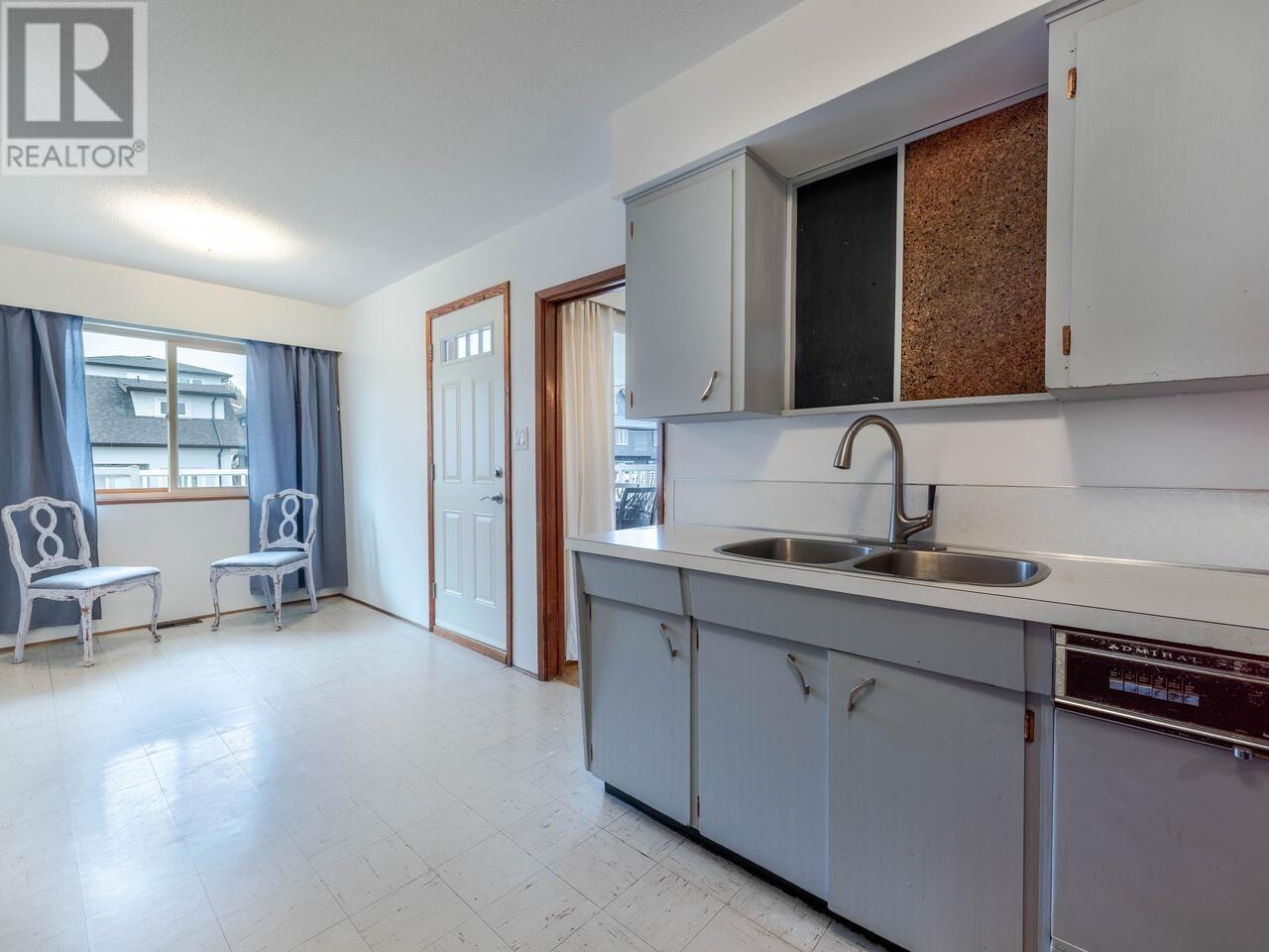 4754 Earles Street, Vancouver, British Columbia  V5R 3R2 - Photo 11 - R2981587