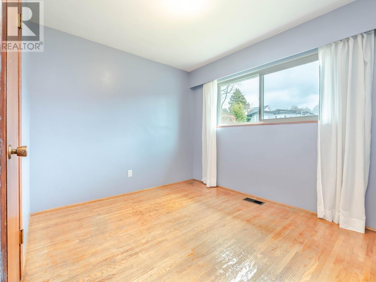 4754 Earles Street, Vancouver, British Columbia  V5R 3R2 - Photo 13 - R2981587