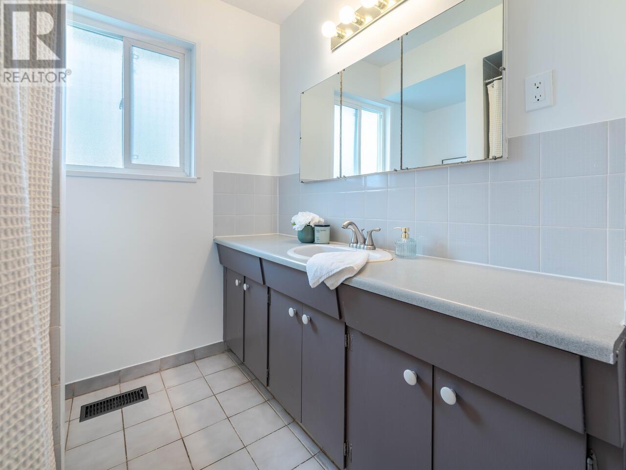 4754 Earles Street, Vancouver, British Columbia  V5R 3R2 - Photo 15 - R2981587