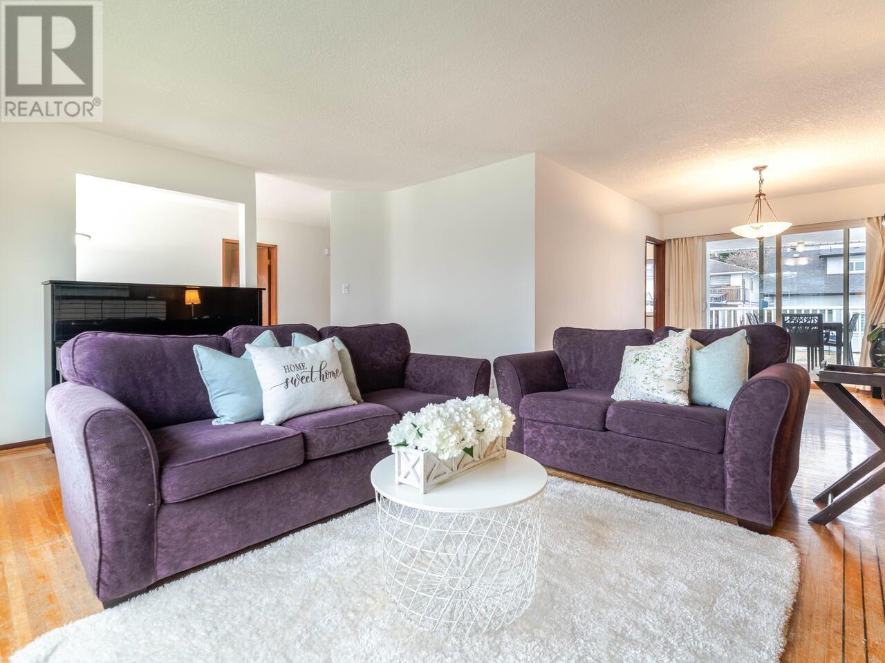 4754 Earles Street, Vancouver, British Columbia  V5R 3R2 - Photo 3 - R2981587