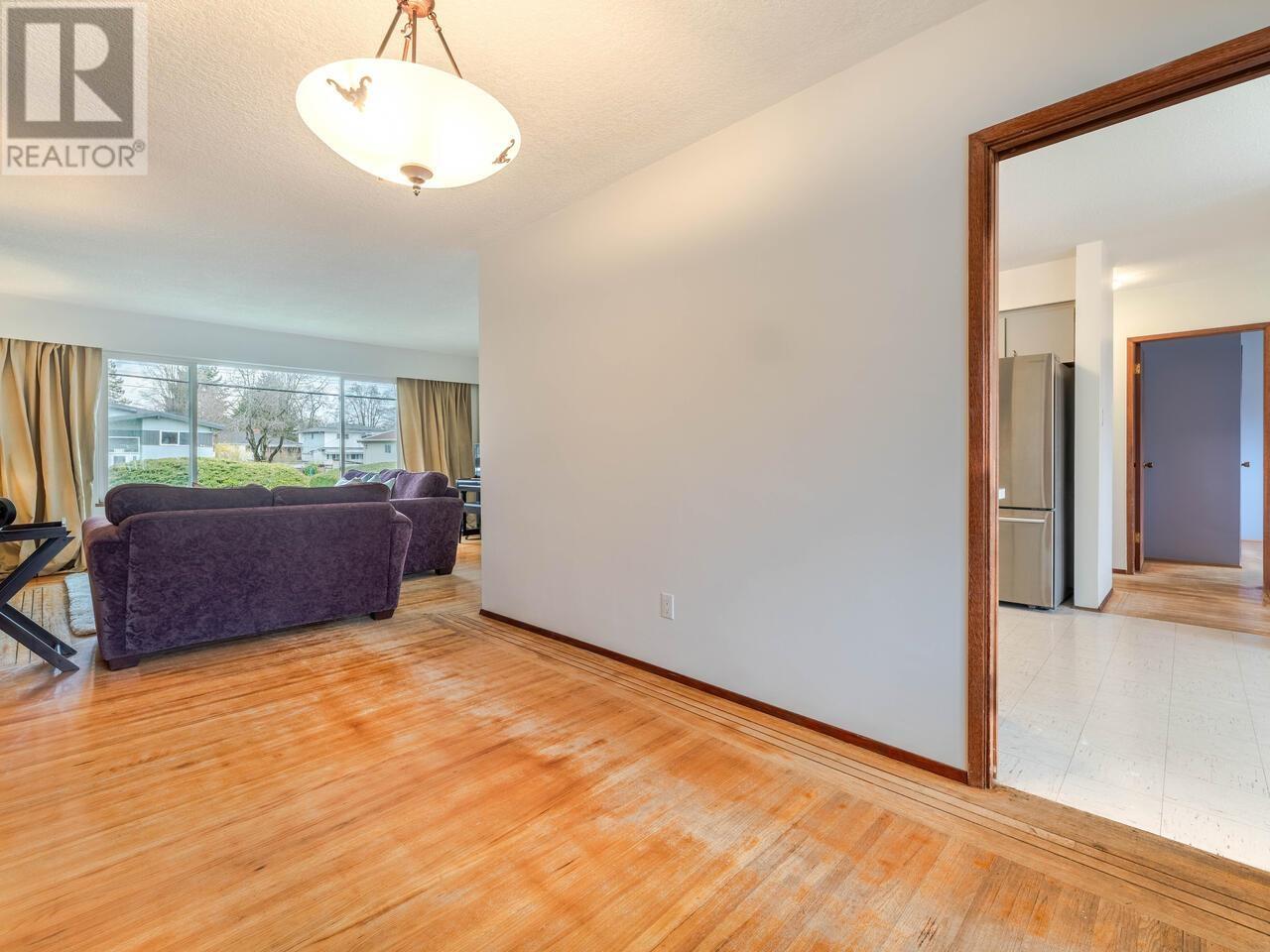 4754 Earles Street, Vancouver, British Columbia  V5R 3R2 - Photo 8 - R2981587