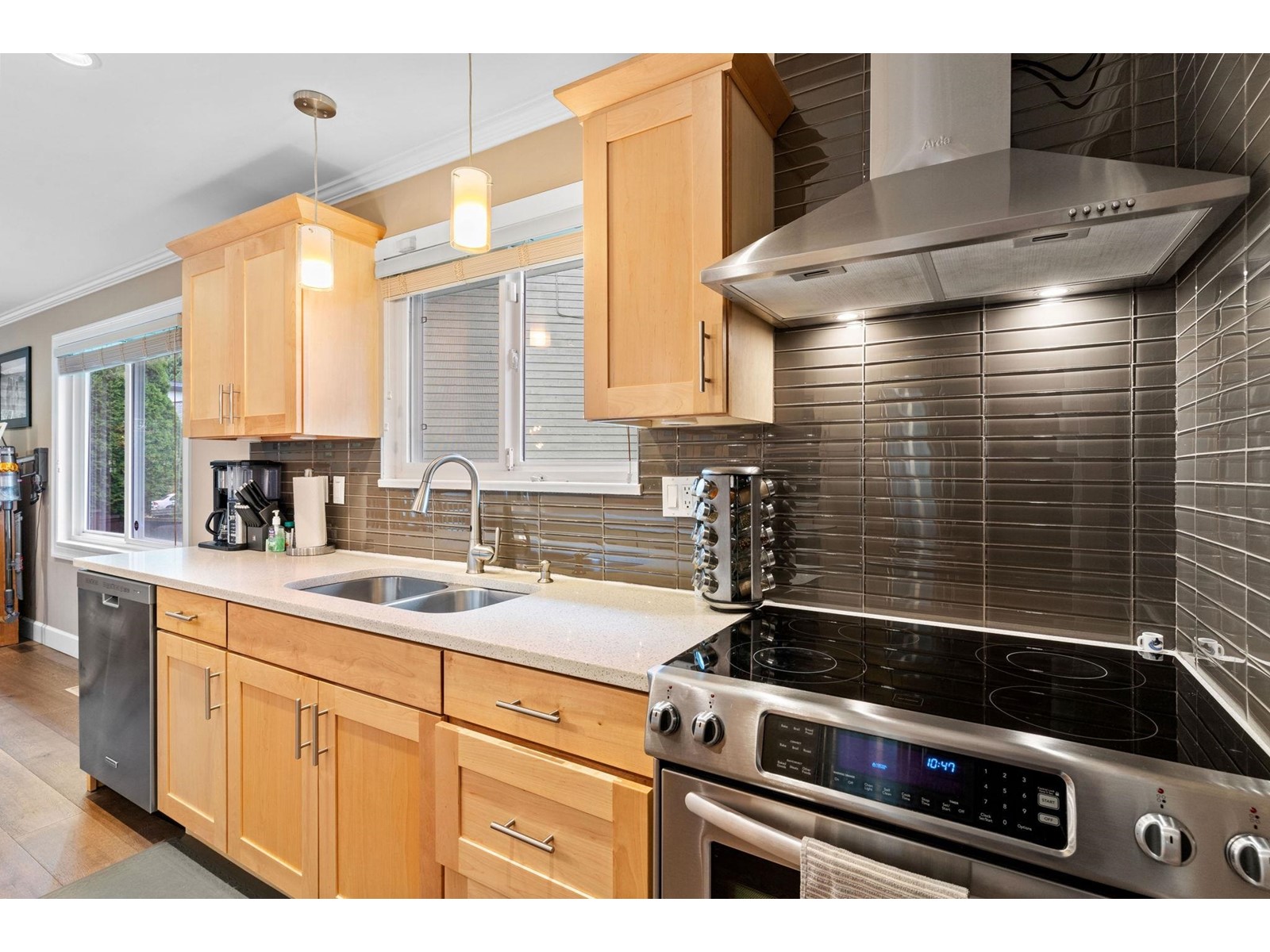 6667 131 Street, Surrey, British Columbia  V3W 8J4 - Photo 3 - R2981130