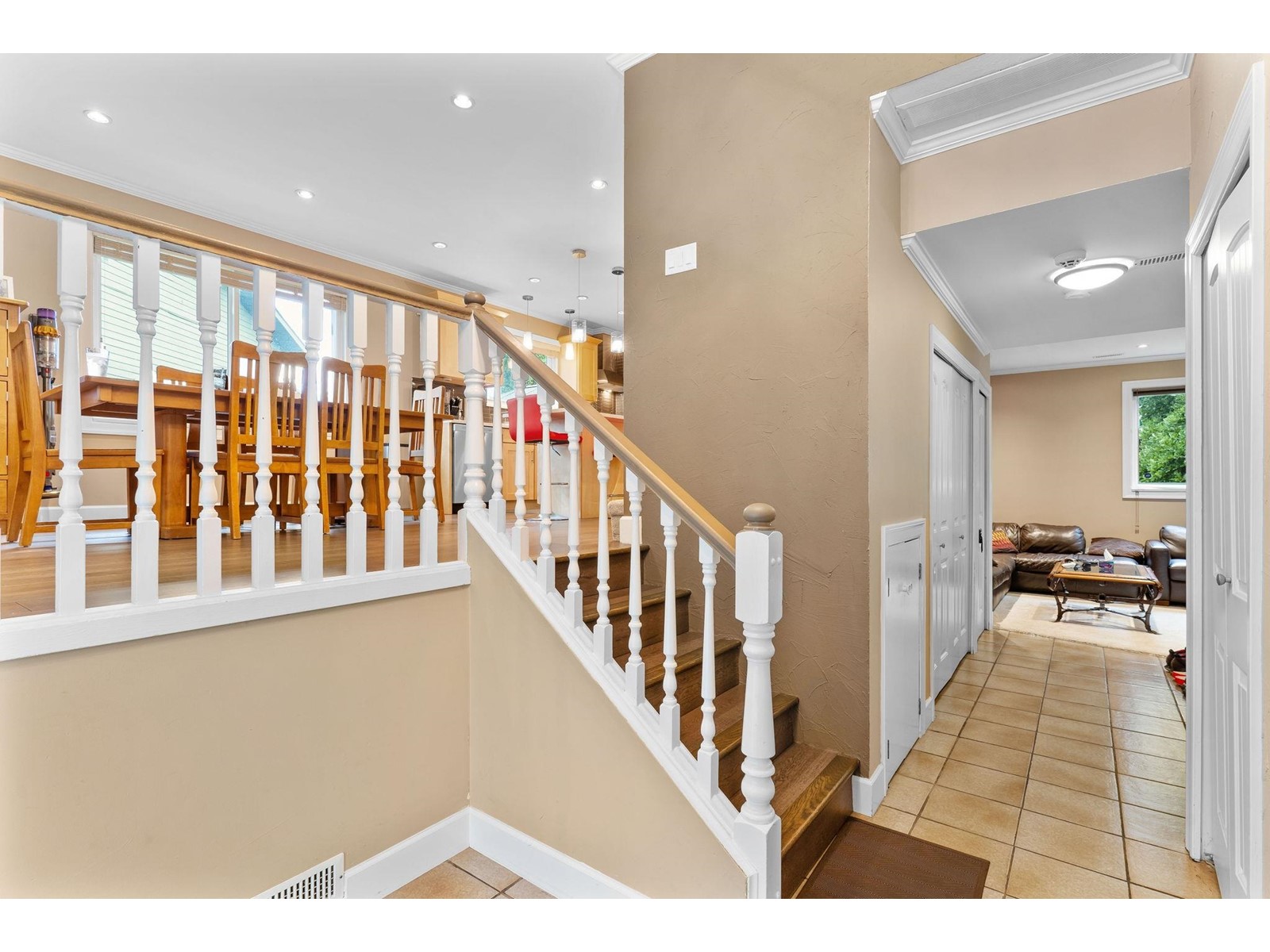 6667 131 Street, Surrey, British Columbia  V3W 8J4 - Photo 5 - R2981130