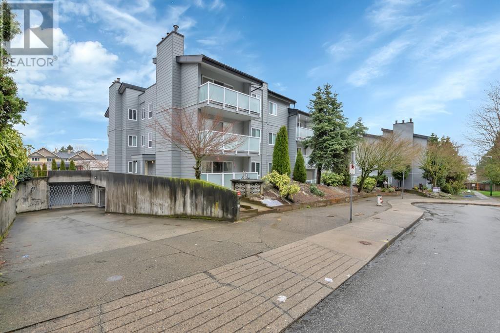 109 3883 Laurel Street, Burnaby, British Columbia  V5G 4M8 - Photo 3 - R2981378