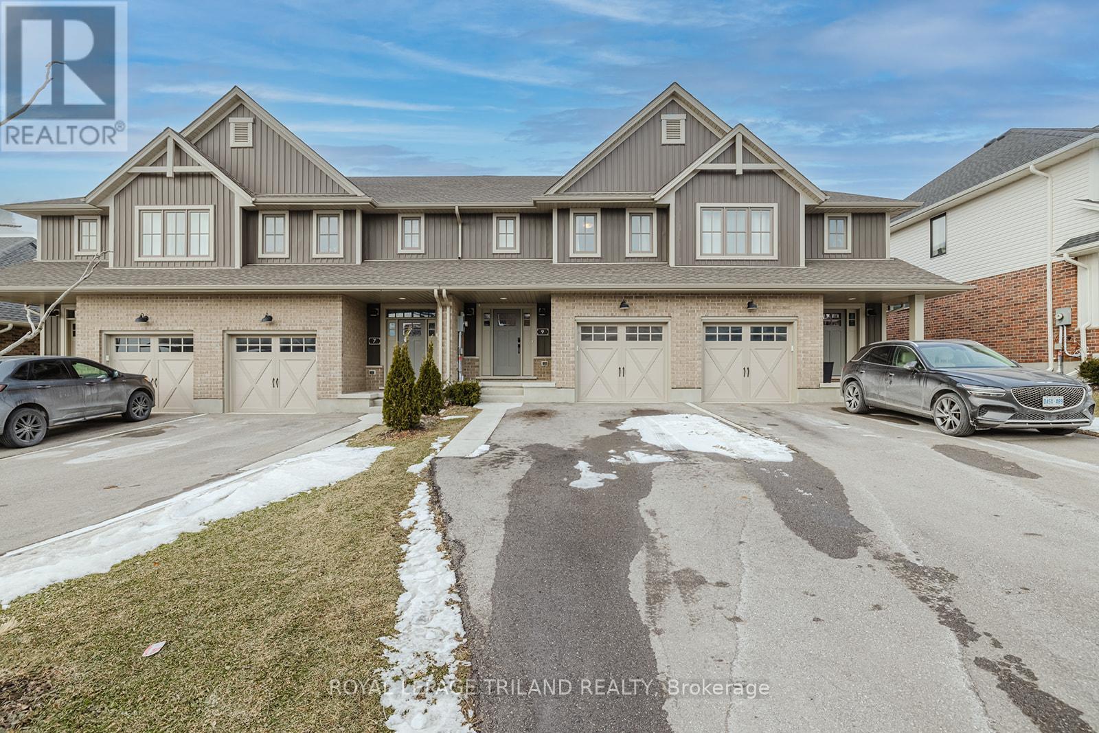 9 Charter Creek Court