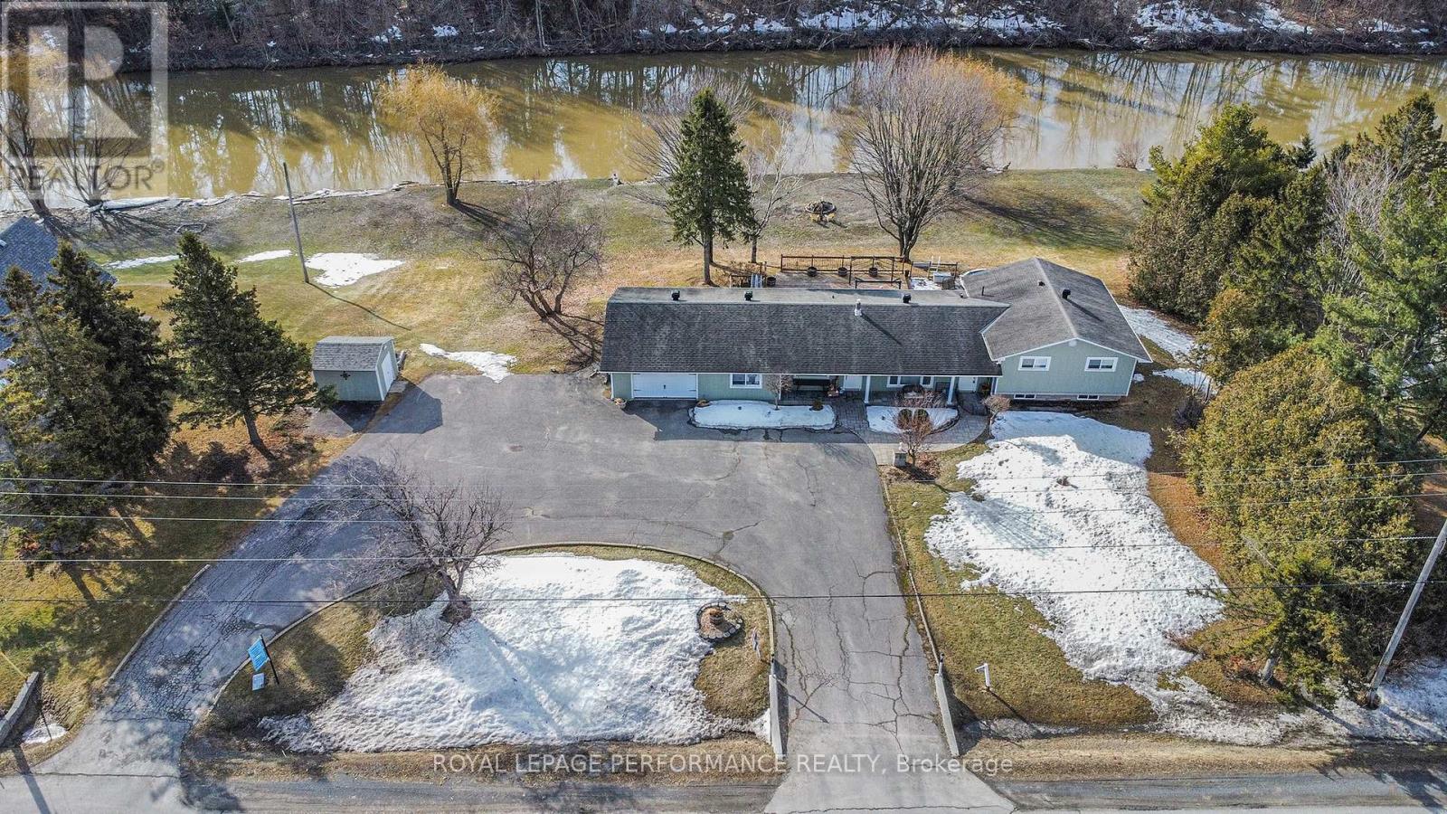 Property at 1430 NOTRE DAME STREET image 2
