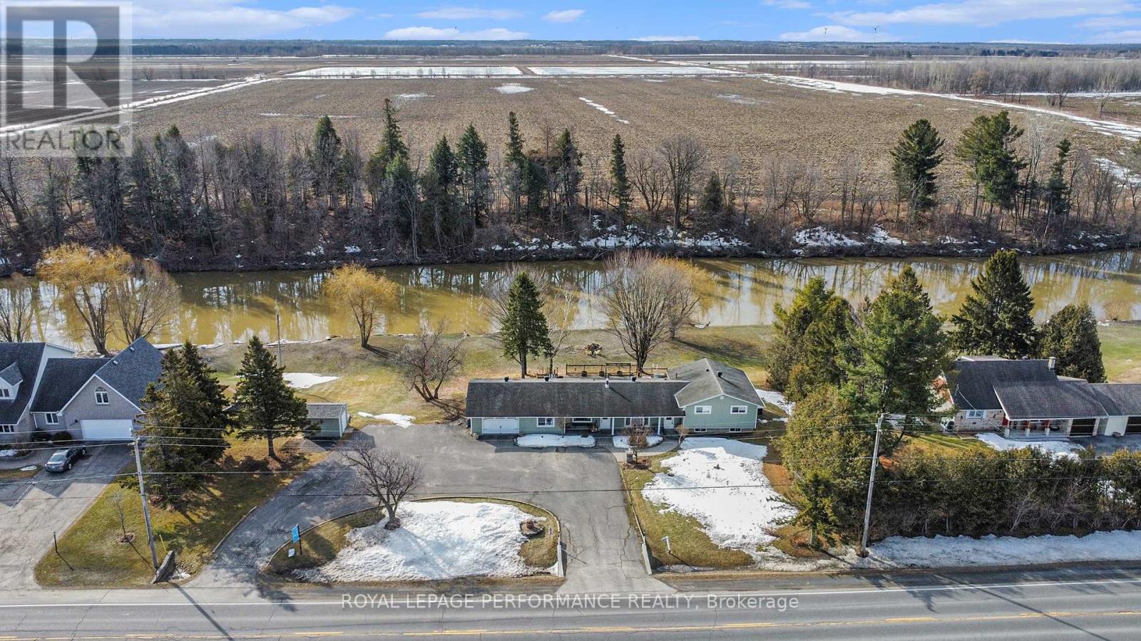 Property at 1430 NOTRE DAME STREET image 3