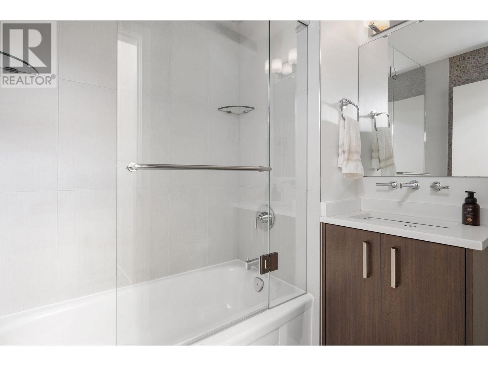1829 W 13th Avenue, Vancouver, British Columbia  V6J 2H4 - Photo 31 - R2981493