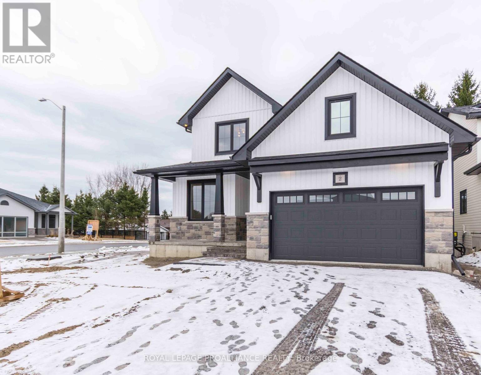 Property at 2 MACKENZIE JOHN CRESCENT image 2
