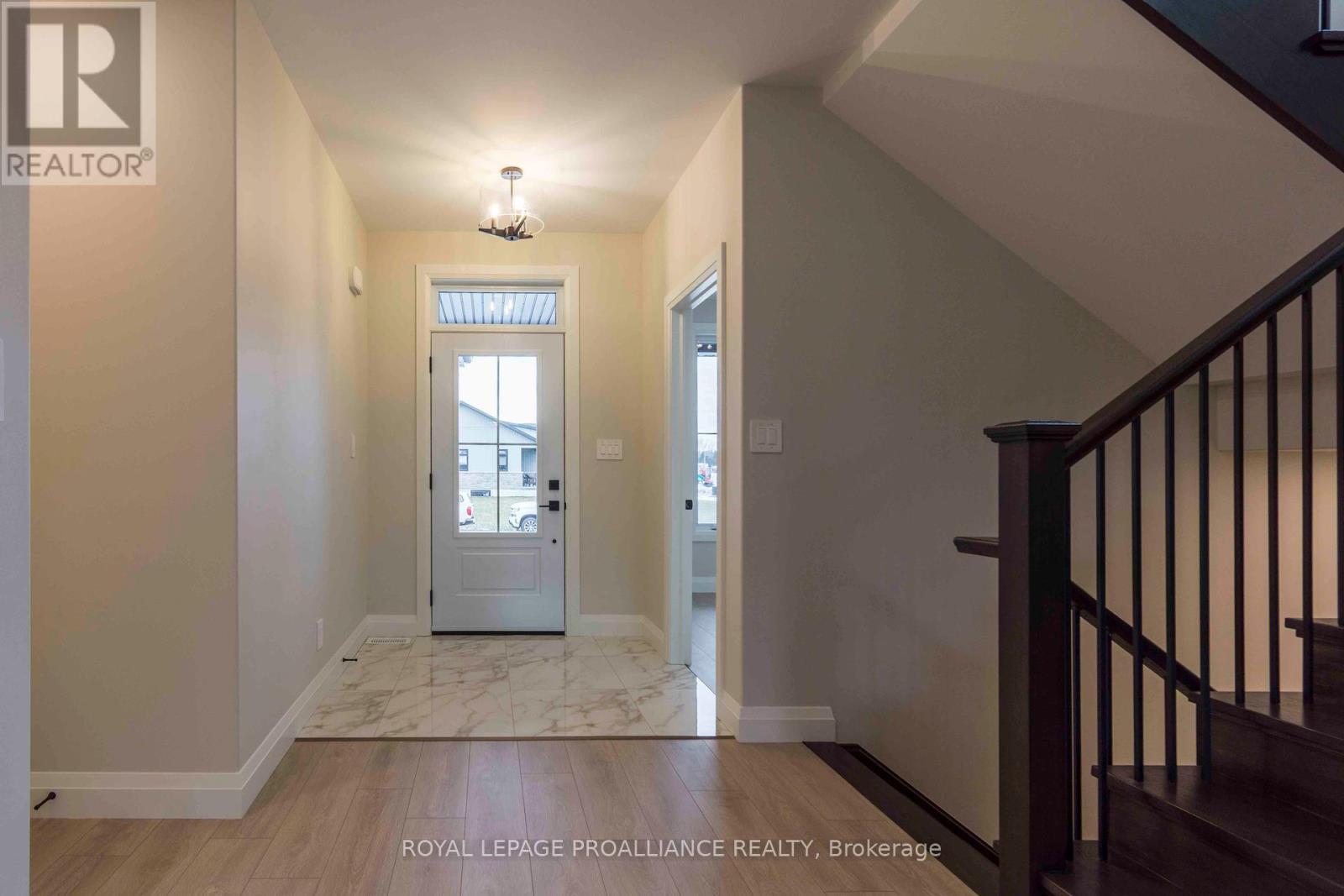 Property at 2 MACKENZIE JOHN CRESCENT image 3