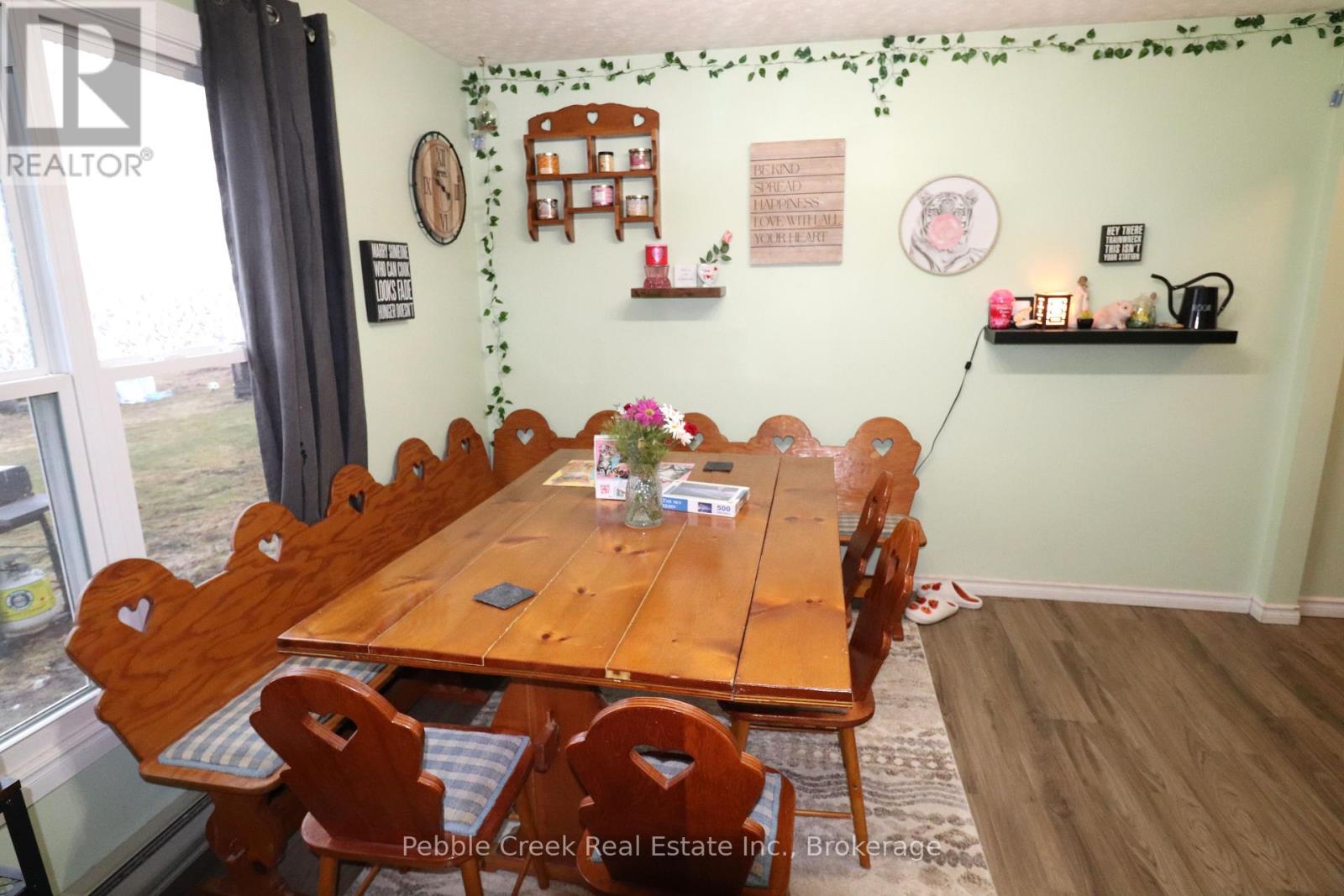 32 St Charles Place, Huron East, Ontario  N0M 1L0 - Photo 7 - X12039346