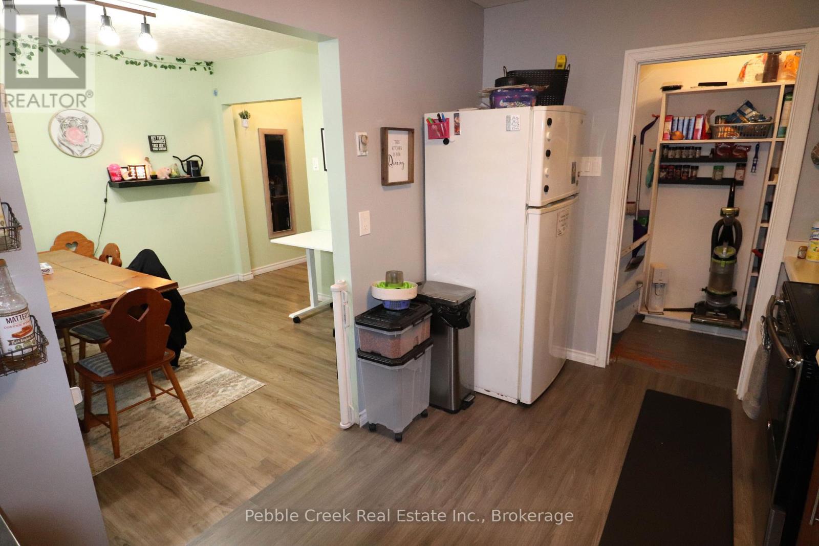 32 St Charles Place, Huron East, Ontario  N0M 1L0 - Photo 9 - X12039346