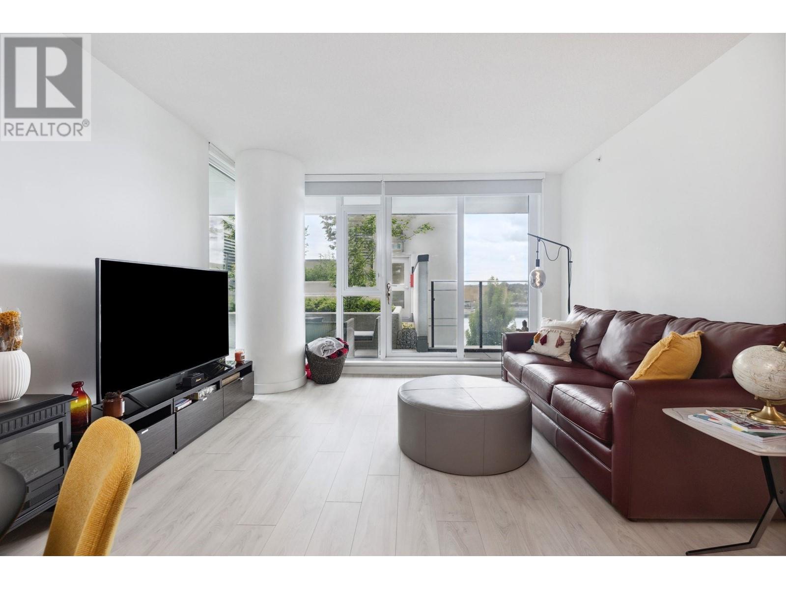 303 1401 Hunter Street, North Vancouver, British Columbia  V7J 0E2 - Photo 2 - R2966671