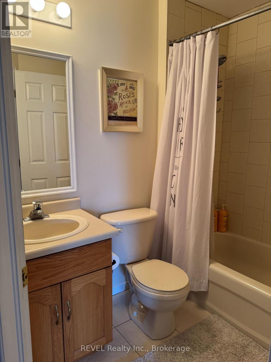 601 Southridge Drive, Hamilton, Ontario  L9C 7V8 - Photo 12 - X12039354