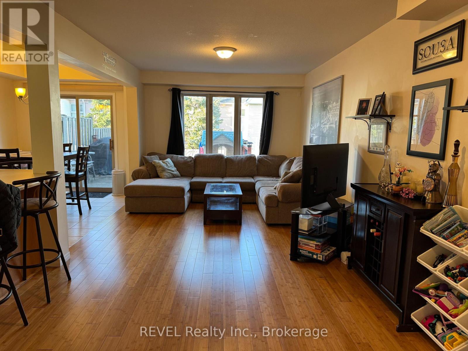 Property at 601 SOUTHRIDGE DRIVE image 4