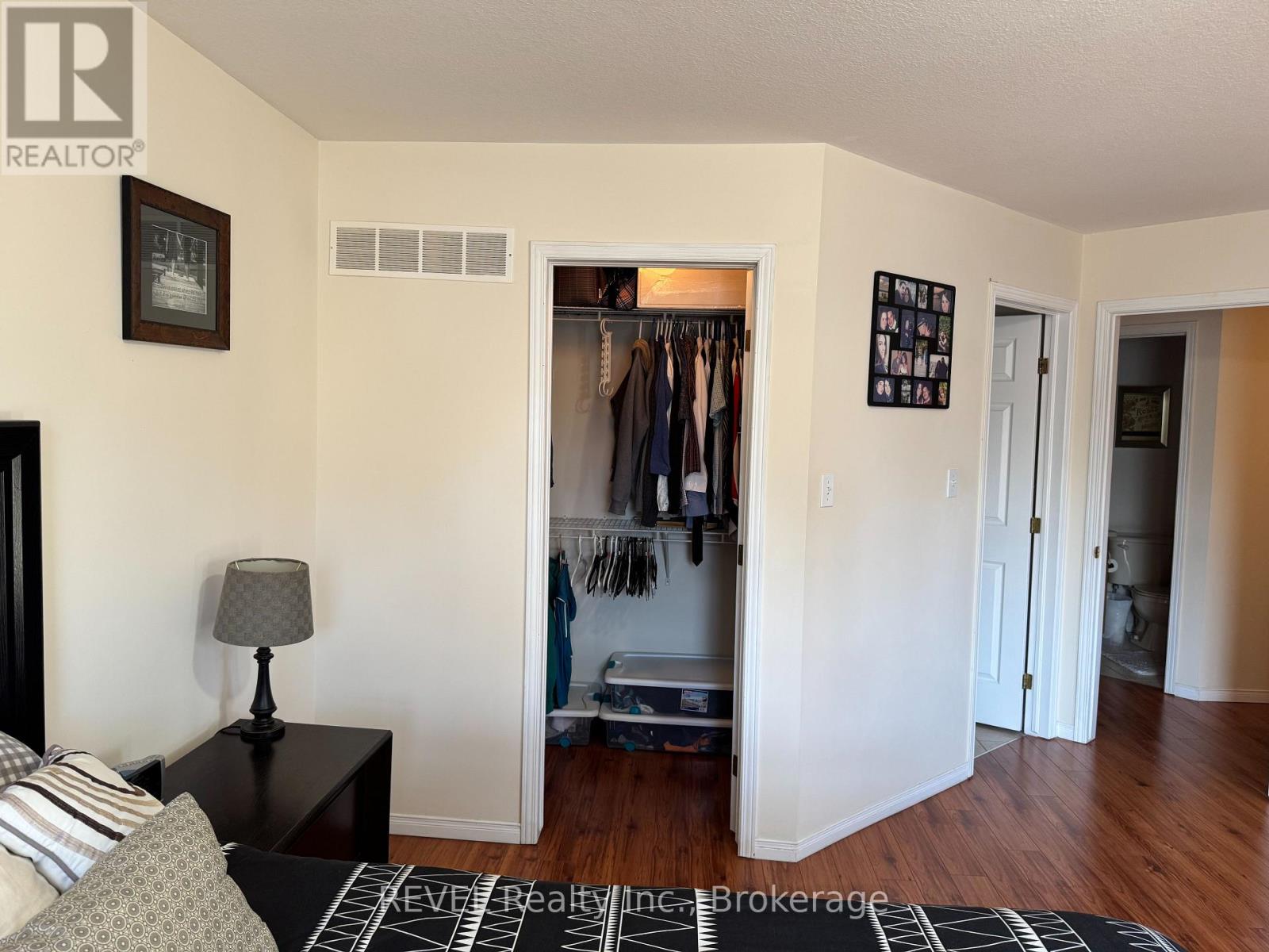 601 Southridge Drive, Hamilton, Ontario  L9C 7V8 - Photo 8 - X12039354