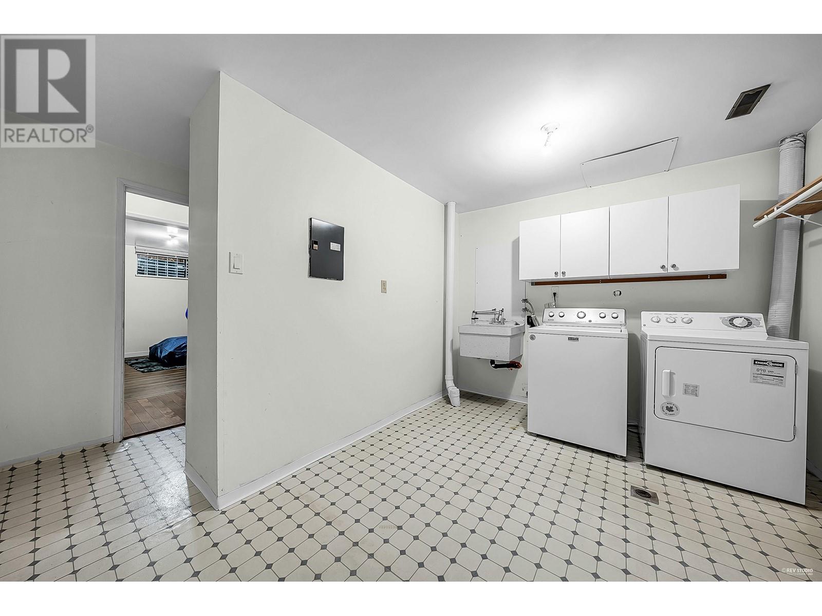 2893 Neptune Crescent, Burnaby, British Columbia  V3J 7A4 - Photo 25 - R2981624