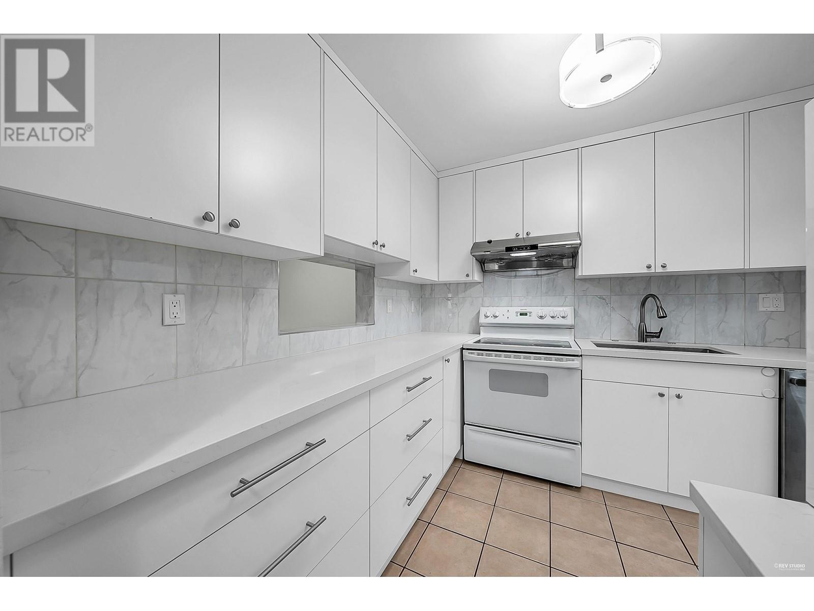 2893 Neptune Crescent, Burnaby, British Columbia  V3J 7A4 - Photo 6 - R2981624