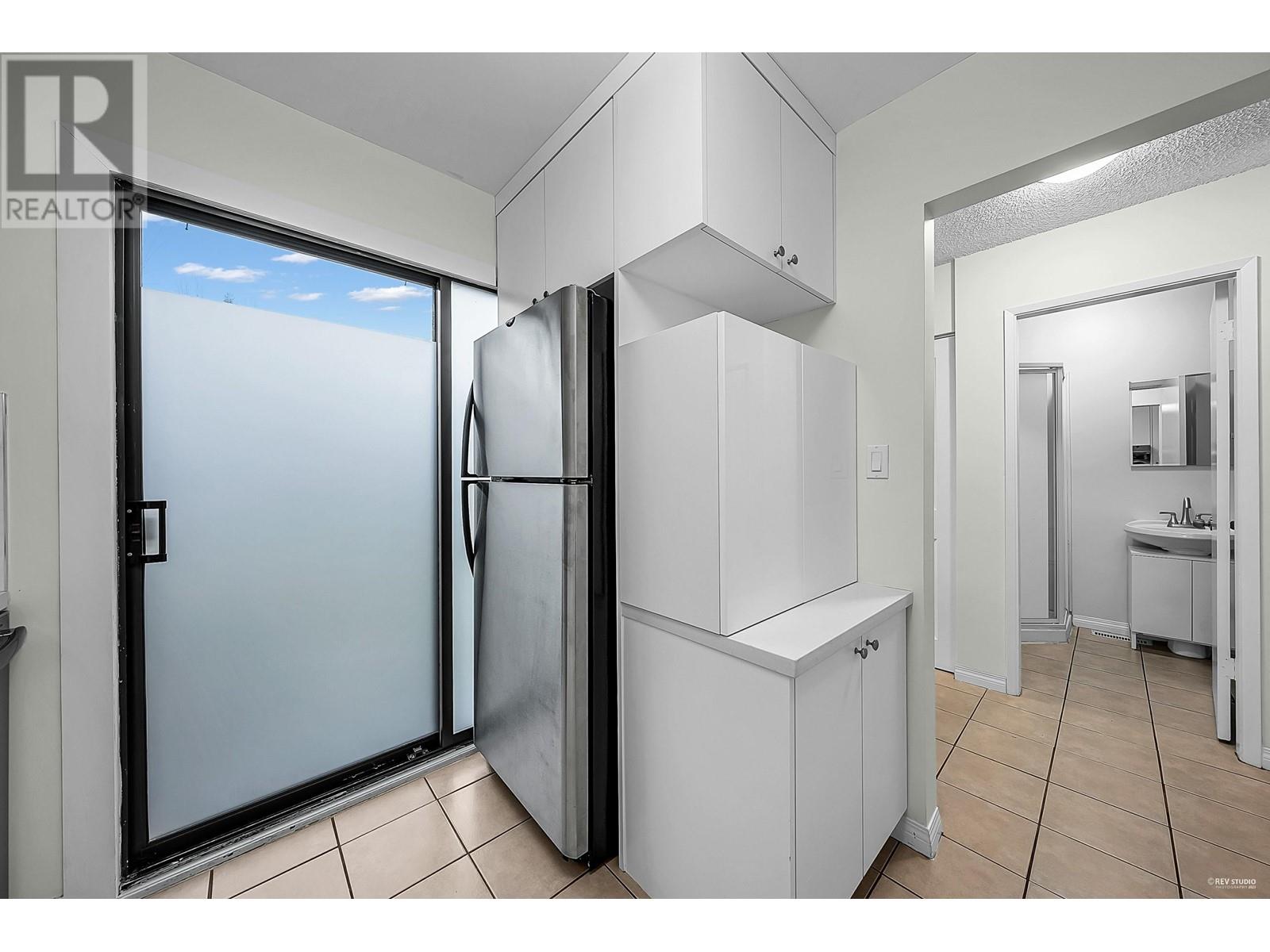 2893 Neptune Crescent, Burnaby, British Columbia  V3J 7A4 - Photo 7 - R2981624