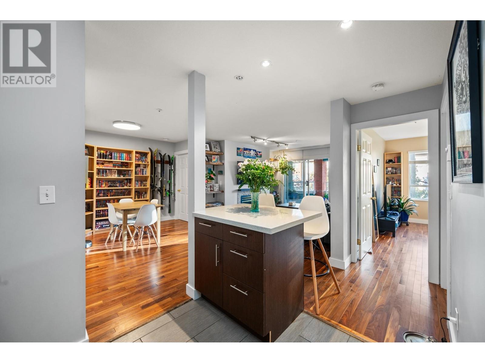 308 128 W 8 Street, North Vancouver, British Columbia  V7M 3M1 - Photo 11 - R2981628