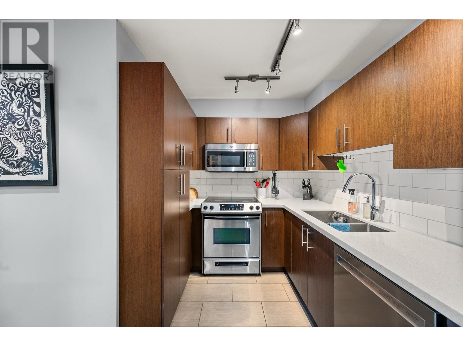 308 128 W 8 Street, North Vancouver, British Columbia  V7M 3M1 - Photo 14 - R2981628