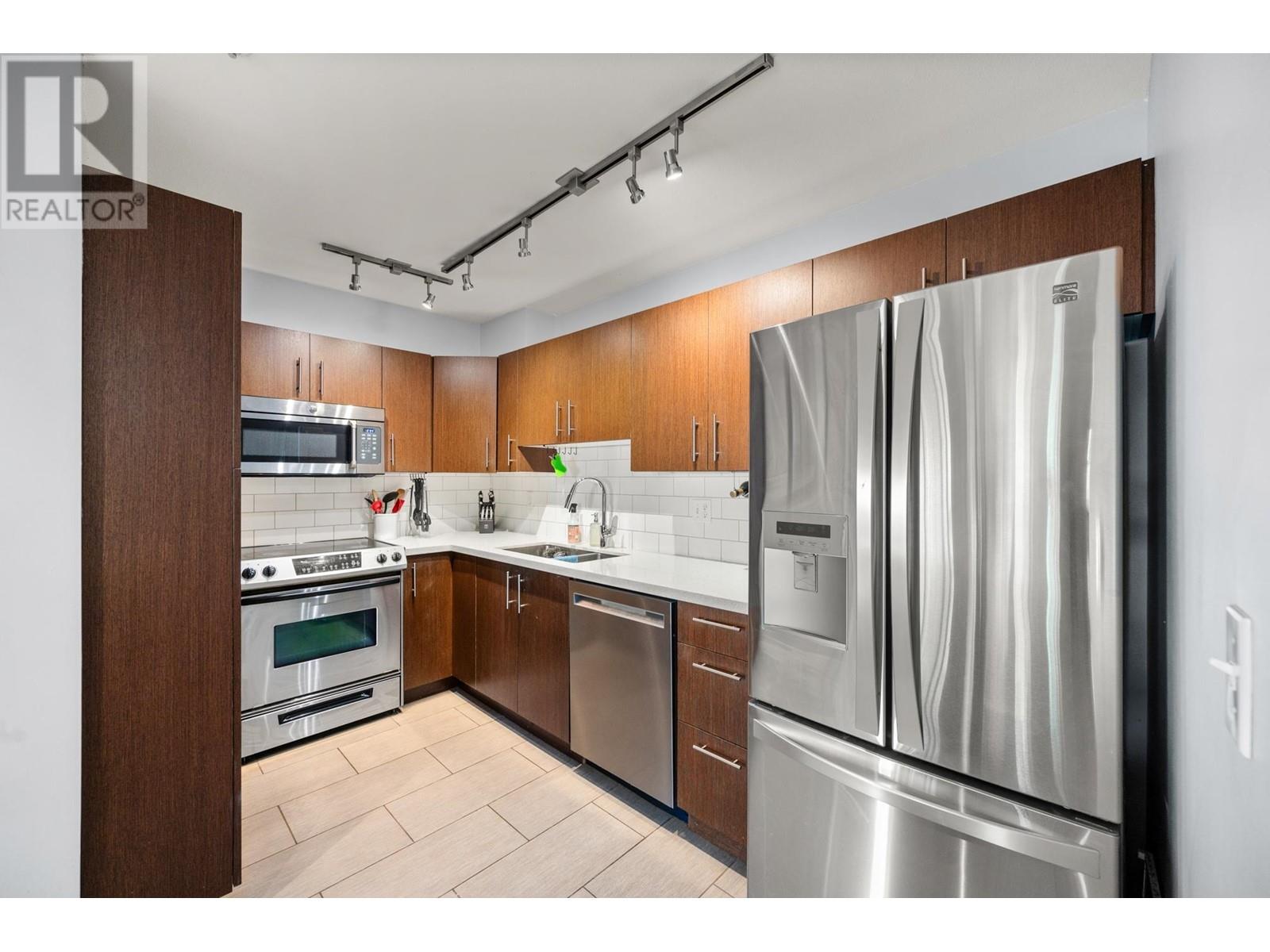 308 128 W 8 Street, North Vancouver, British Columbia  V7M 3M1 - Photo 15 - R2981628
