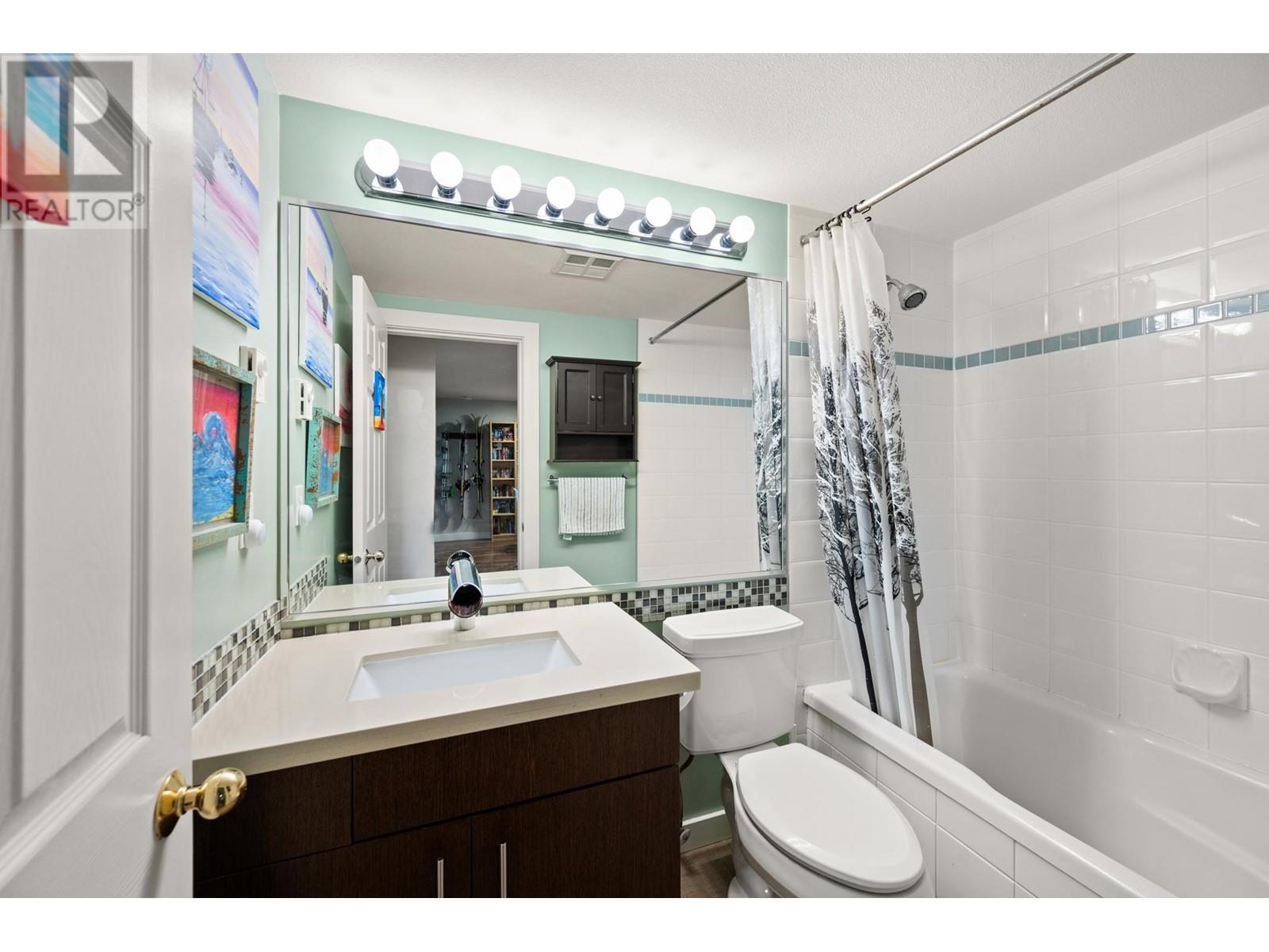 308 128 W 8 Street, North Vancouver, British Columbia  V7M 3M1 - Photo 24 - R2981628