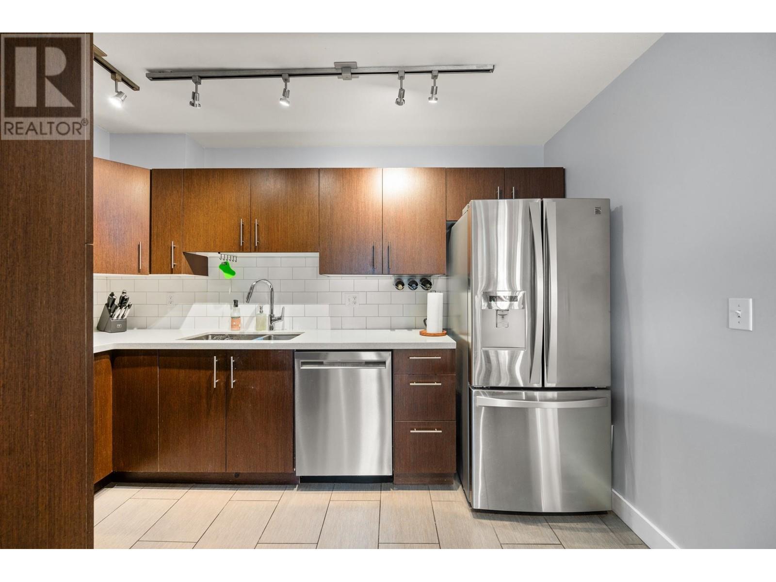 308 128 W 8 Street, North Vancouver, British Columbia  V7M 3M1 - Photo 9 - R2981628