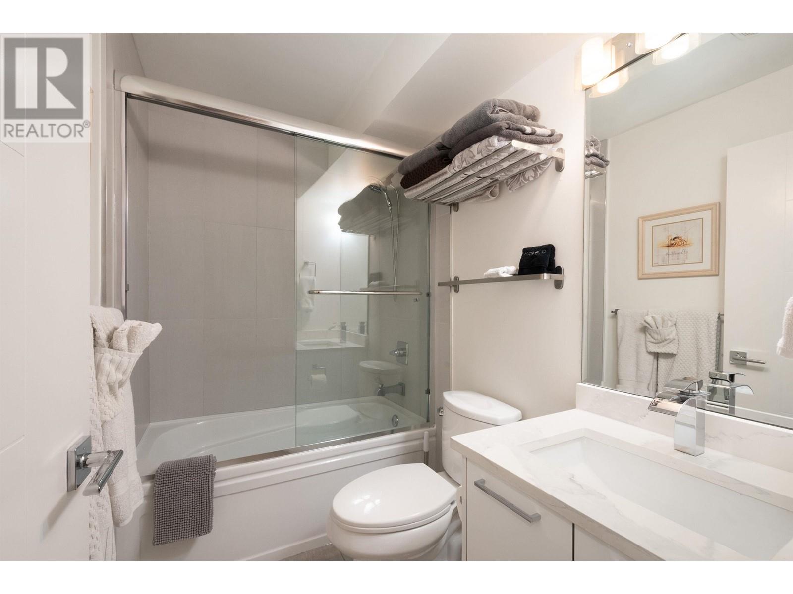 326 E 8th Street, North Vancouver, British Columbia  V7L 1Z3 - Photo 19 - R2981642