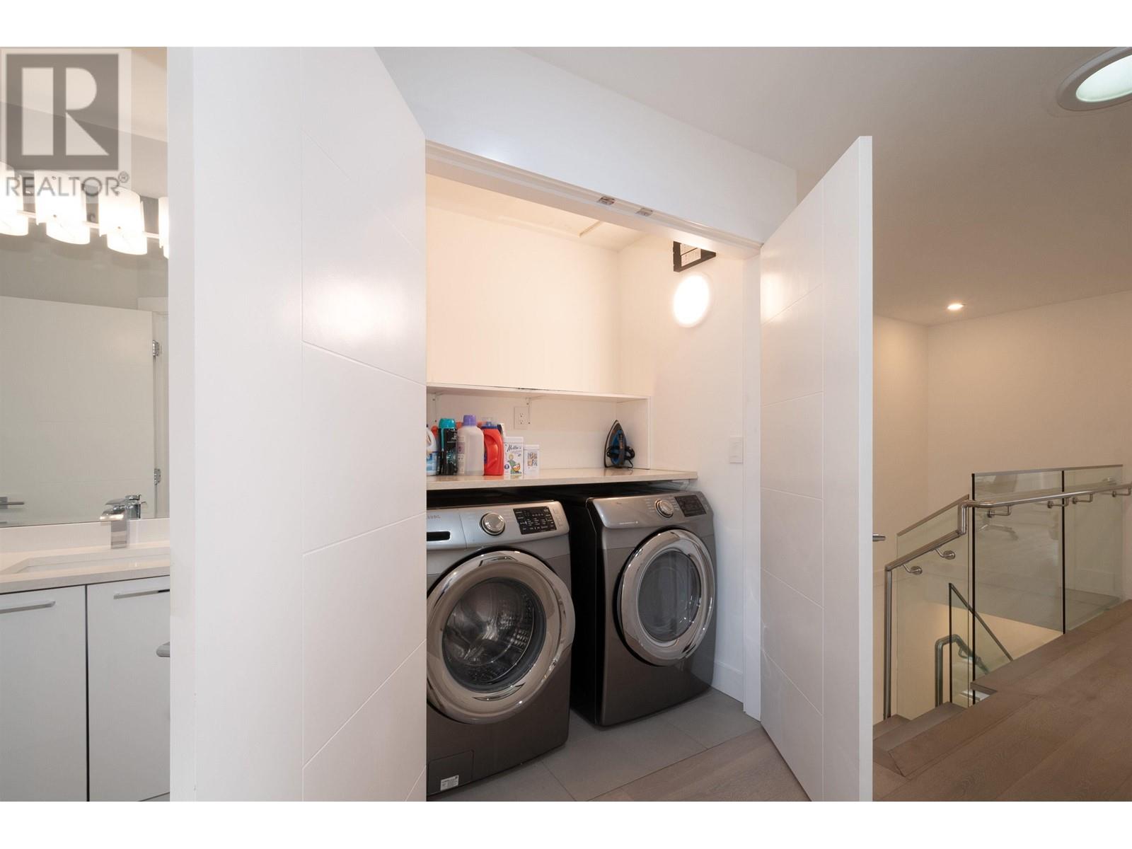 326 E 8th Street, North Vancouver, British Columbia  V7L 1Z3 - Photo 21 - R2981642