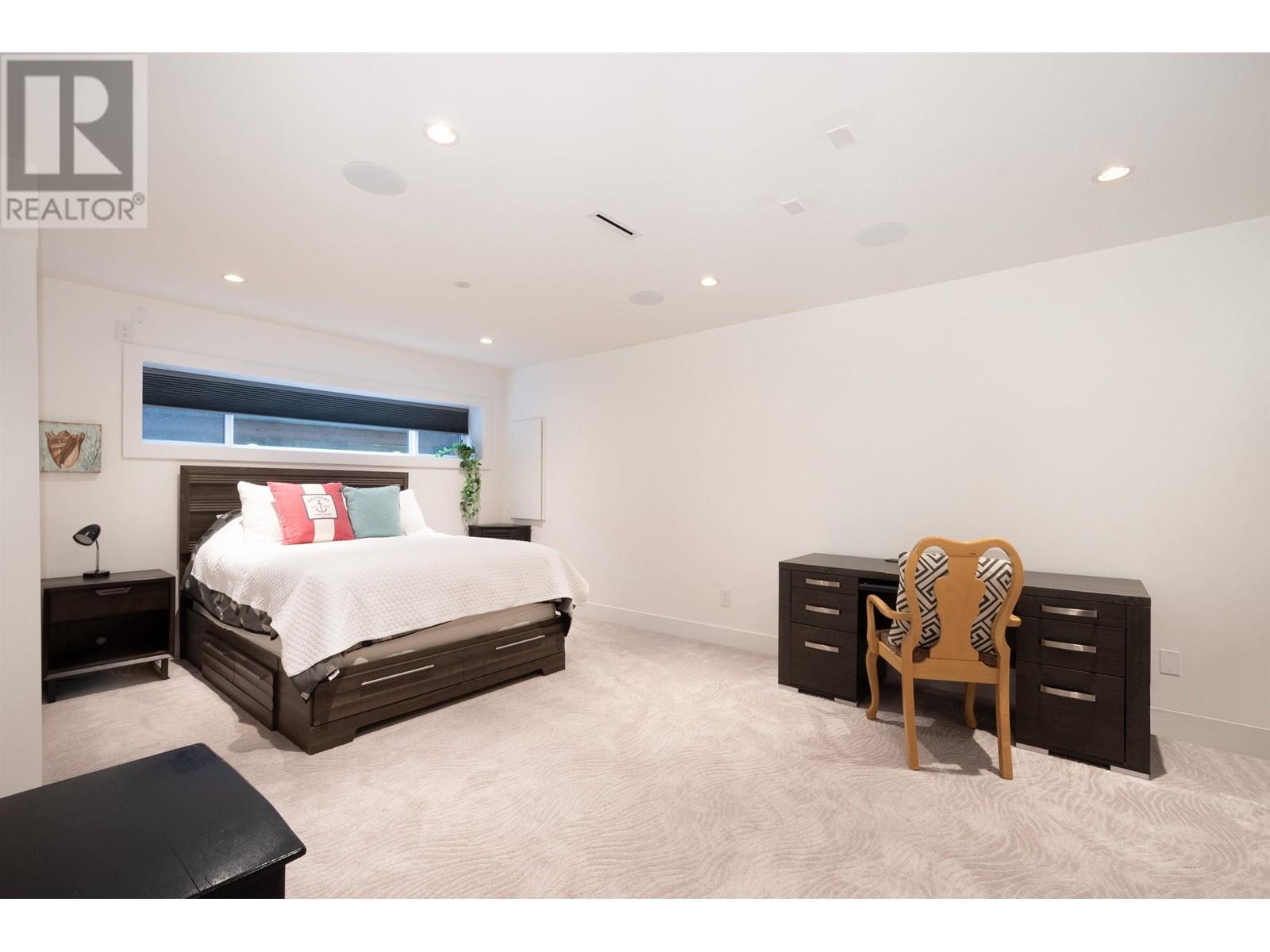 326 E 8th Street, North Vancouver, British Columbia  V7L 1Z3 - Photo 22 - R2981642