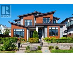 326 E 8TH STREET, North Vancouver, British Columbia