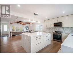 757 E 18TH STREET, North Vancouver, British Columbia