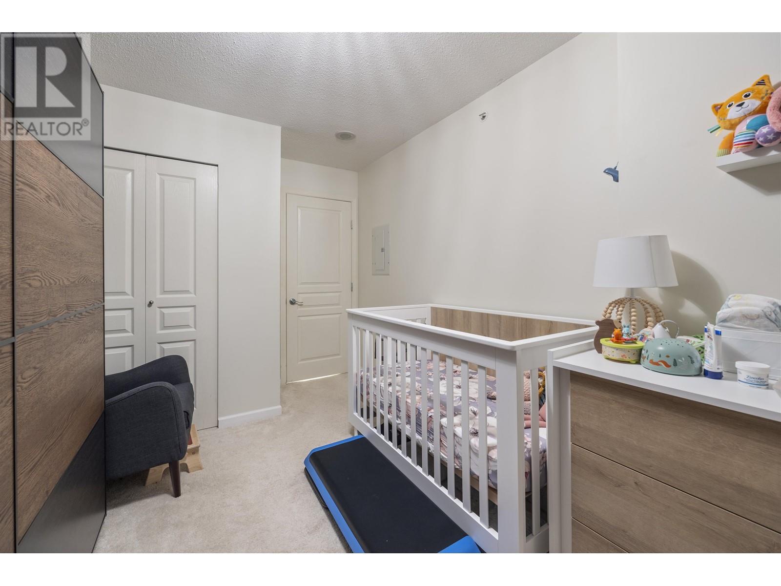 004 9288 University Crescent, Burnaby, British Columbia  V5A 4X7 - Photo 6 - R2981435