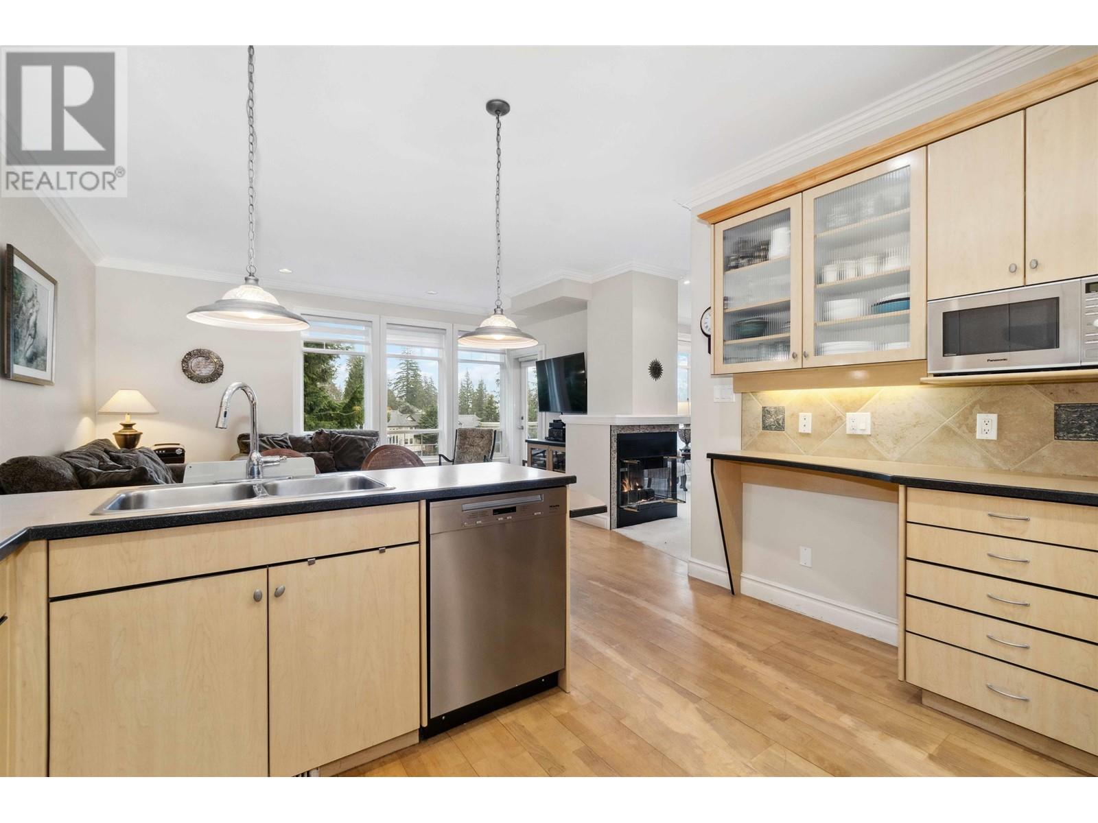 3331 Plateau Boulevard, Coquitlam, British Columbia  V3E 3B8 - Photo 15 - R2981581