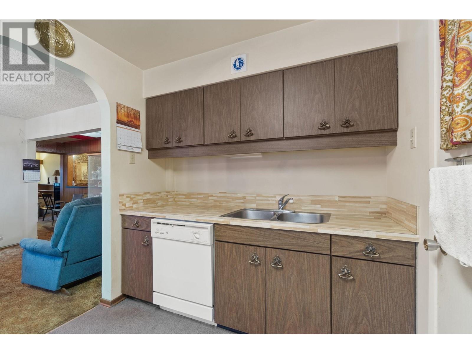 4868 Joyce Street, Vancouver, British Columbia  V5R 4G3 - Photo 5 - R2981559