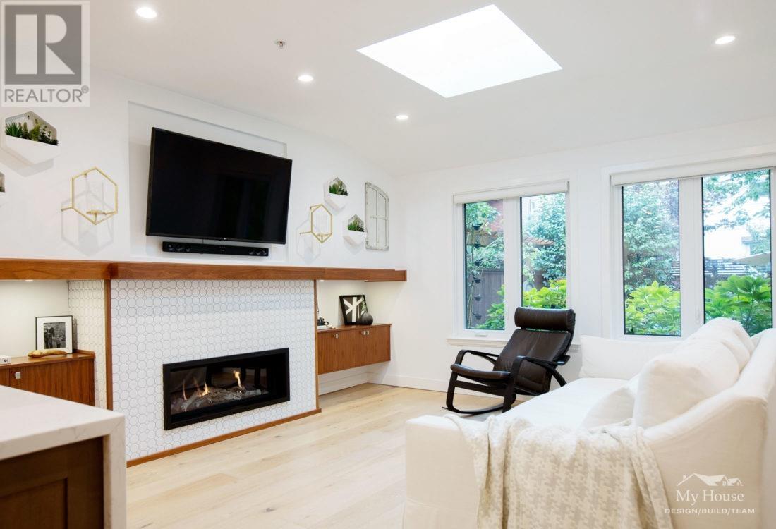 2558 W 6th Avenue, Vancouver, British Columbia  V6K 1W5 - Photo 3 - R2981492